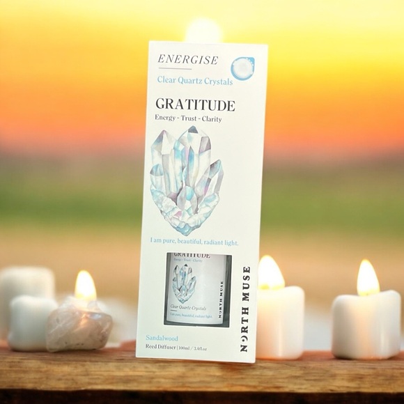 North Muse Energise Sandalwood Reed Diffuser with Clear Quartz Crystals - Picture 2 of 3